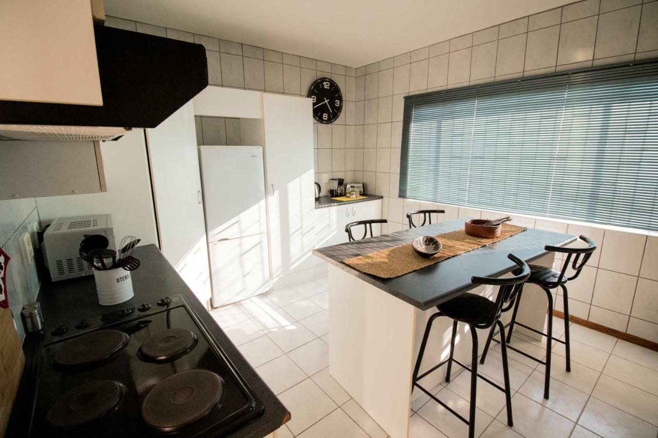 John-Lou'S One-Bedroom Apartment Windhuk Zewnętrze zdjęcie