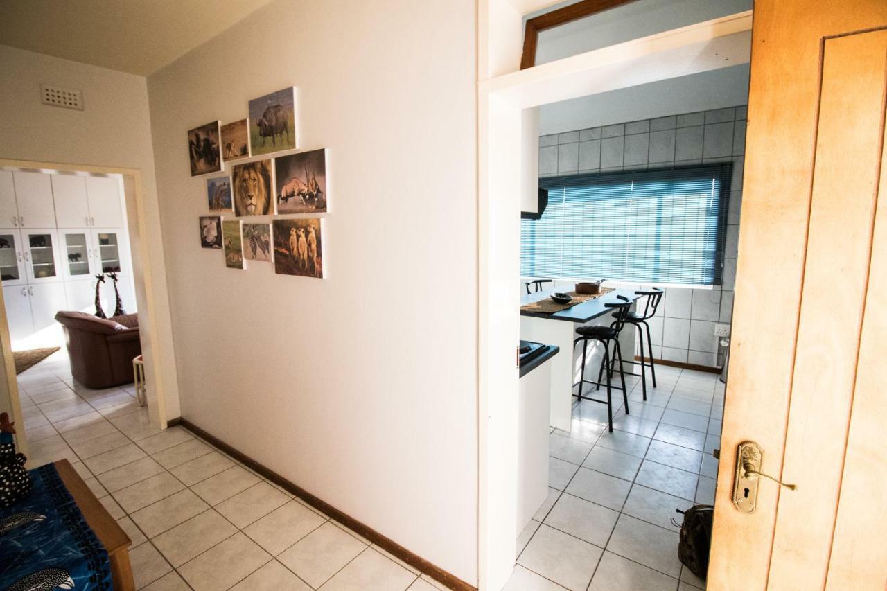John-Lou'S One-Bedroom Apartment Windhuk Zewnętrze zdjęcie