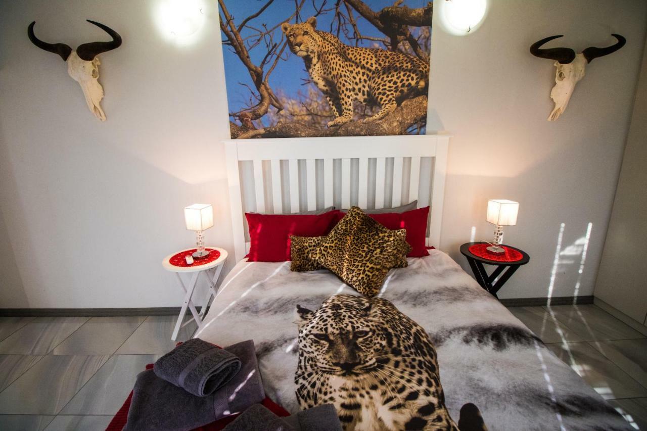 John-Lou'S One-Bedroom Apartment Windhuk Zewnętrze zdjęcie